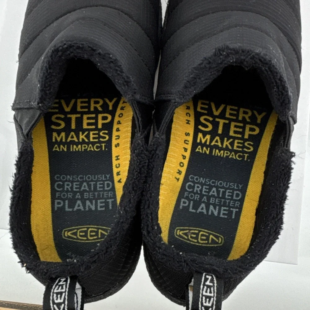 Keen Howser II Slip On Men 9.5 Indoor Outdoor Shoe Water Resistant Black Quilted